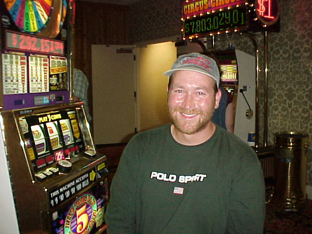 Bob tries to win back Fishgal's moola she left in this machine in Reno!